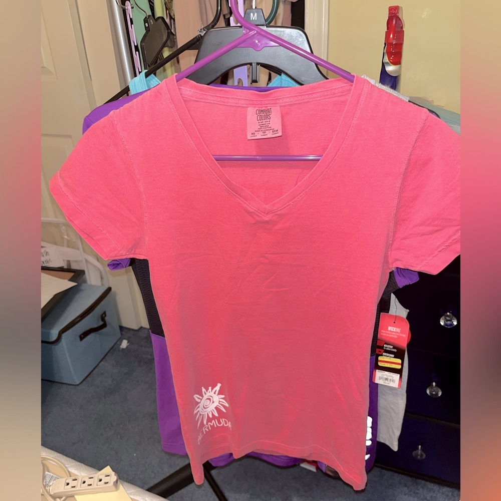 XS Coral Bermuda VNeck Shirt (from Bermuda) - **NEVER WORN**